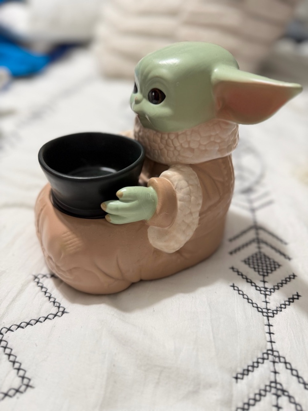 Green Baby Yoda ceramic wax warmer